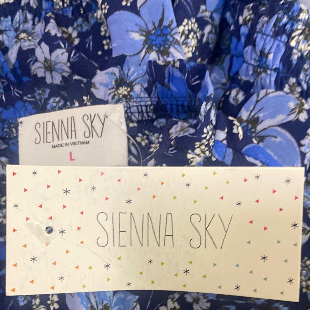 Floral Silken Blue Women's Short Sleeved Top NWT by Sienna Sky - Picture 5 of 5